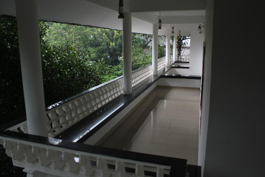 Horn Bill Cottage Thekkady Exterior foto